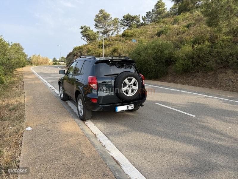 Toyota RAV 4 2.2 PREMIUM de 2006 con 305.135 Km por 6.150 EUR. en Girona