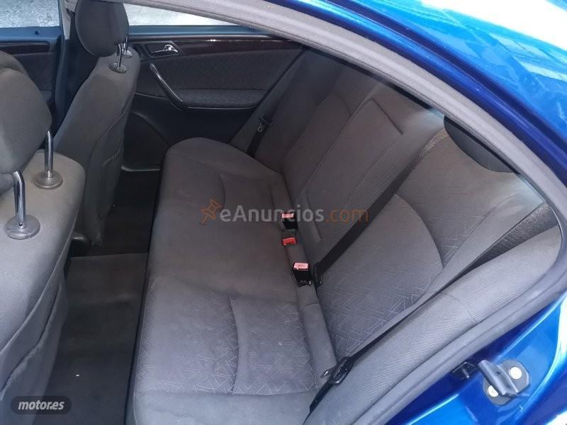 Mercedes Clase C C 200 de 2002 con 201.000 Km por 5.900 EUR. en Alicante