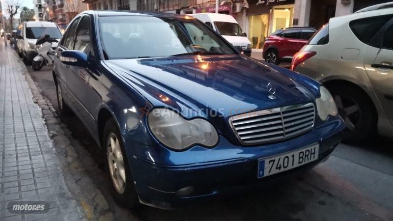 Mercedes Clase C C 200 de 2002 con 201.000 Km por 5.900 EUR. en Alicante