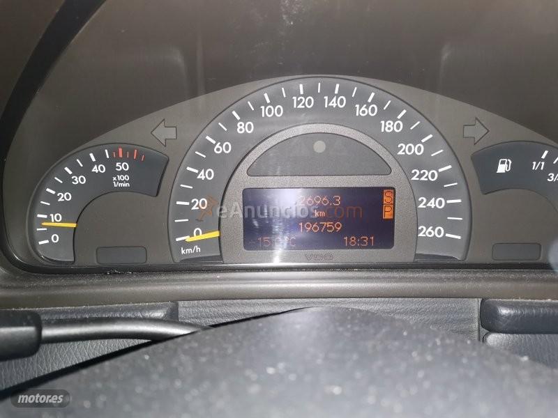 Mercedes Clase C C 200 de 2002 con 201.000 Km por 5.900 EUR. en Alicante