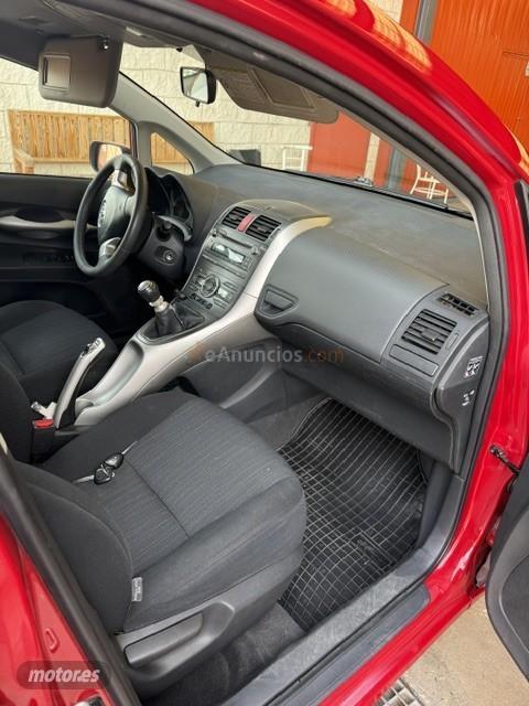 Toyota Auris 1.6 ACTIVE de 2009 con 181.500 Km por 6.250 EUR. en Madrid