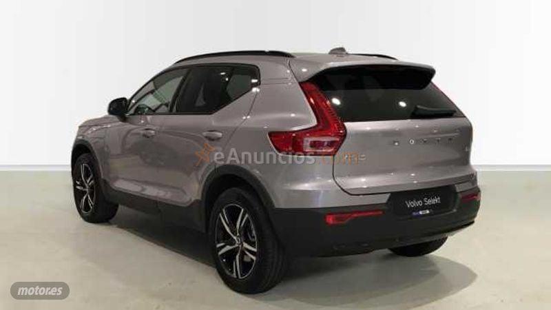 Volvo XC40 2.0 B3 MHEV PLUS DARK DCT 163 5P de 2025 con 25.299 Km por 39.990 EUR. en Ourense