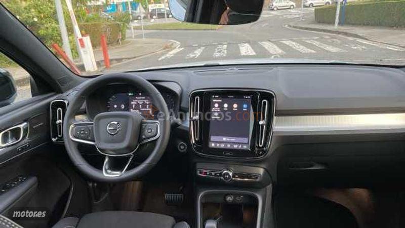 Volvo XC40 2.0 B3 MHEV ULTRA DARK DCT 5P de 2026 con 1 Km por 42.300 EUR. en Vizcaya