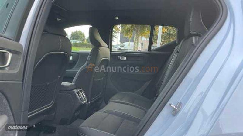 Volvo XC40 2.0 B3 MHEV ULTRA DARK DCT 5P de 2026 con 1 Km por 42.300 EUR. en Vizcaya