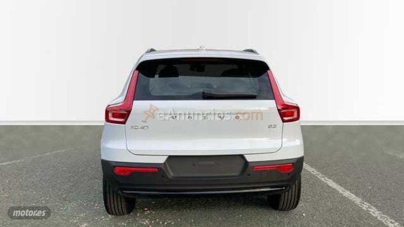 Volvo XC40 2.0 B3 MHEV ULTRA DARK DCT 5P de 2026 con 1 Km por 42.300 EUR. en Vizcaya