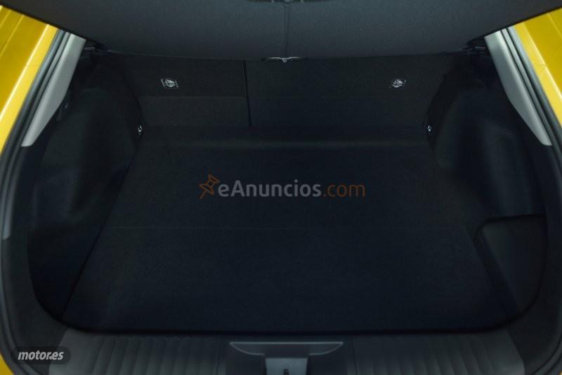 Toyota Prius Plug-In 220 Executive de 2023 con 13.000 Km por 38.700 EUR. en Madrid