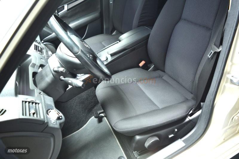 Mercedes Clase C C 180 CGI BE Avant. Blue Efficiency Ed. de 2010 con 183.000 Km por 8.500 EUR. en Madrid