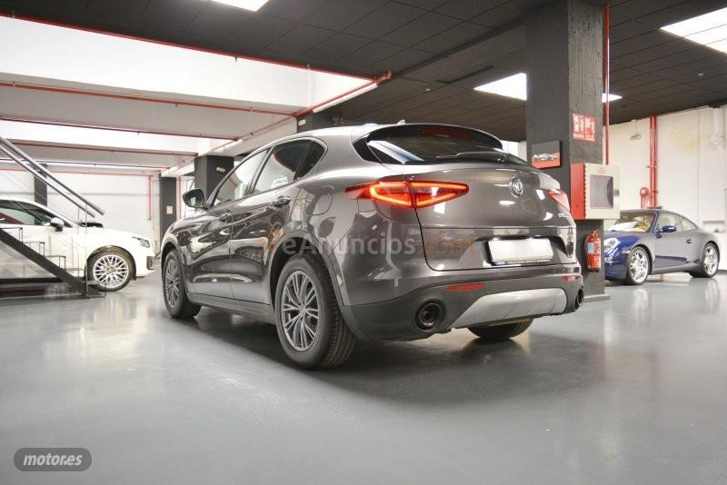 Alfa Romeo Stelvio 2.2 Diesel 118kW (160CV) SPRINT RWD de 2022 con 12.500 Km por 26.900 EUR. en Madrid