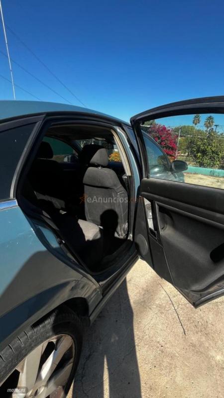 Opel Vectra elegance de 2005 con 245.000 Km por 2.100 EUR. en Valencia