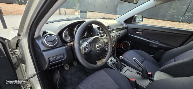 Mazda Mazda3 1.6 CD DIESEL 110CV de 2006 con 228.000 Km por 3.250 EUR. en Ciudad Real