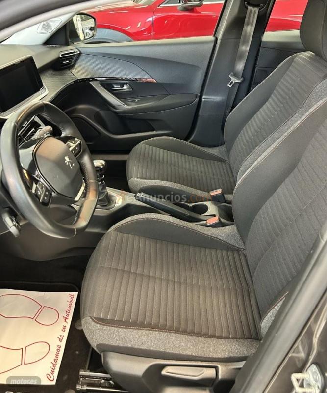Peugeot 2008 1200 100 CV PACK ACTIVE de 2021 con 44.600 Km por 13.990 EUR. en Tenerife