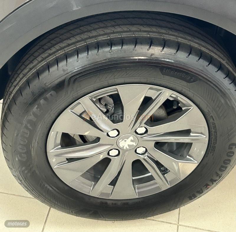 Peugeot 2008 1200 100 CV PACK ACTIVE de 2021 con 44.600 Km por 13.990 EUR. en Tenerife