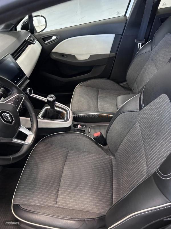 Renault Clio Techno TCe 90 (67kw) de 2023 con 65.266 Km por 14.950 EUR. en Tenerife
