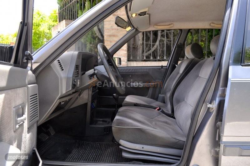 Peugeot 309 1.6g sr klima ac-ee-da-cc de 1989 con 103.000 Km por 3.400 EUR. en Granada