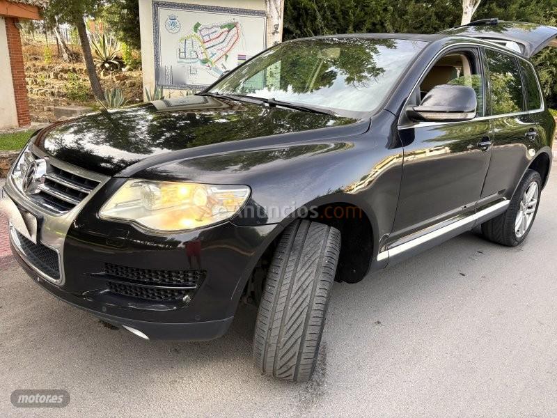 Volkswagen Touareg 3.0 TDI KING KONG PIEL BEIGE-BIXENON-4X4-NAVI DVD-FULLL de 2009 con 233.000 Km por 9.700 EUR. en Granada