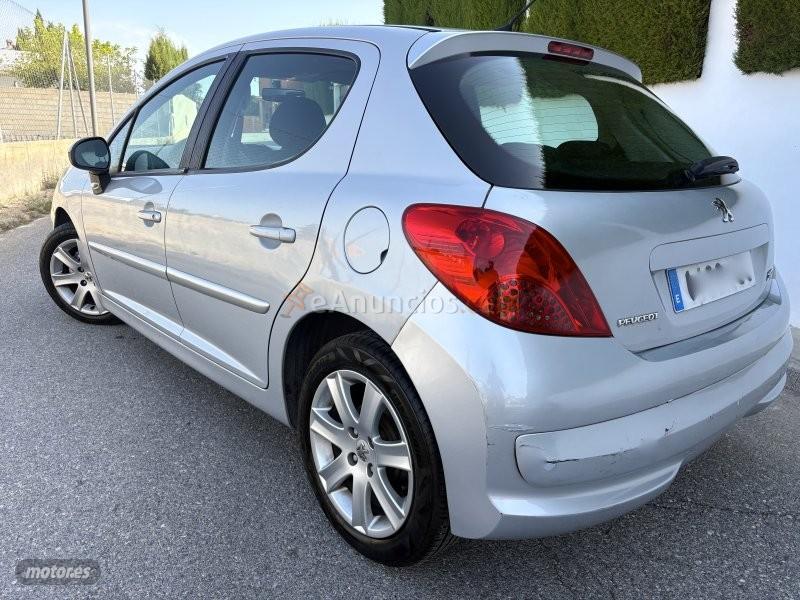 Peugeot 207 1.4 URBAN HDI LLANTAS-KLIMA AC-AIRBAGS de 2009 con 297.000 Km por 2.500 EUR. en Granada