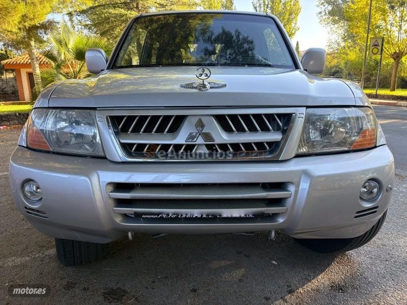 Mitsubishi Montero 3.2 DID KAYTEKI PIEL NAVI COMAND TV-KLIMATIZADOR-LLA19 de 2004 con 270.000 Km por 11.700 EUR. en Granada