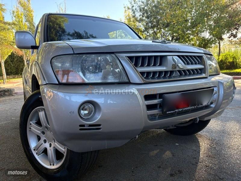 Mitsubishi Montero 3.2 DID KAYTEKI PIEL NAVI COMAND TV-KLIMATIZADOR-LLA19 de 2004 con 270.000 Km por 11.700 EUR. en Granada