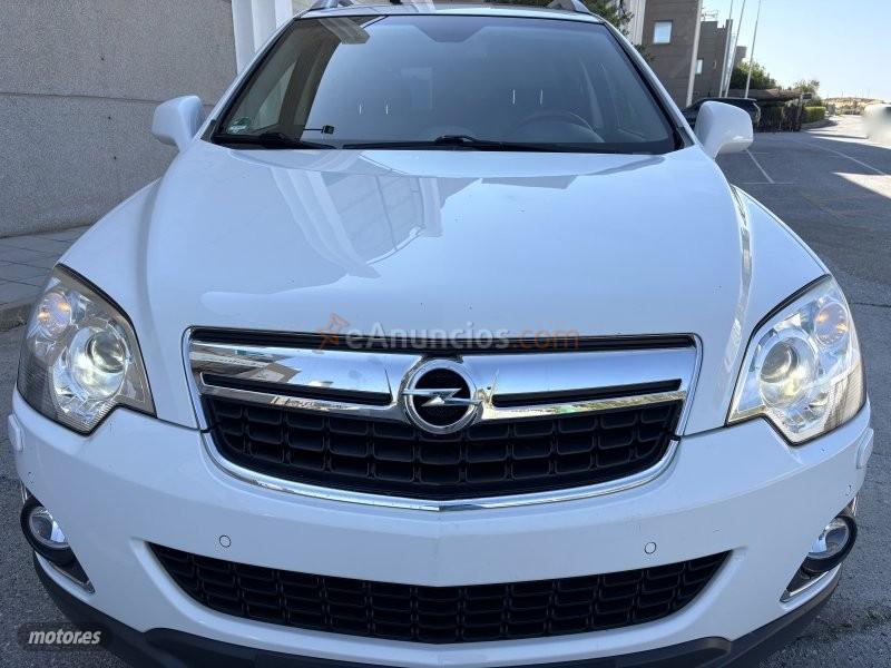 Opel Antara 2.2 CDTI 4X4 PIEL-BIXENON-NAVI DVD-TECHO CRISTAL-FULL de 2013 con 139.000 Km por 8.900 EUR. en Granada