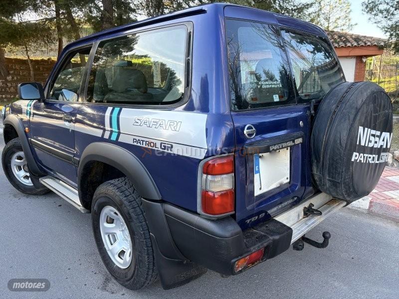 Nissan Patrol GR 2.8 TD INTERCOOLER SAFARI-LLANTAS.4X4-KLIMA DEFENSAS ES de 1999 con 120.000 Km por 15.700 EUR. en Granada