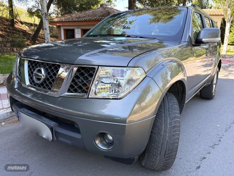 Nissan Pathfinder 2.5 TDI 4X4 NAVI COMAND CAM TV-KLIMATIZADOR-LLANTAS 4X4 de 2008 con 197.000 Km por 12.700 EUR. en Granada