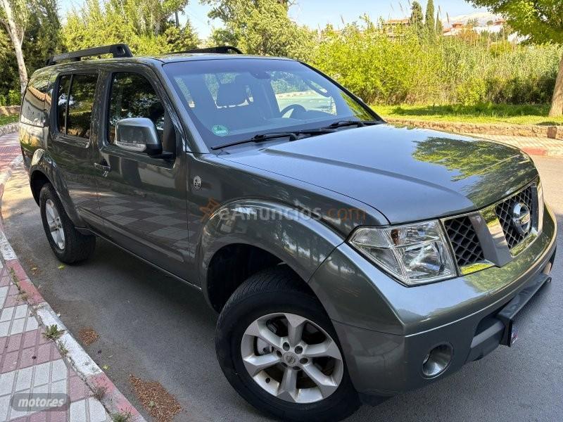Nissan Pathfinder 2.5 TDI 4X4 NAVI COMAND CAM TV-KLIMATIZADOR-LLANTAS 4X4 de 2008 con 197.000 Km por 12.700 EUR. en Granada