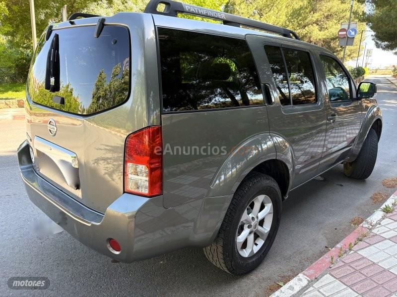 Nissan Pathfinder 2.5 TDI 4X4 NAVI COMAND CAM TV-KLIMATIZADOR-LLANTAS 4X4 de 2008 con 197.000 Km por 12.700 EUR. en Granada