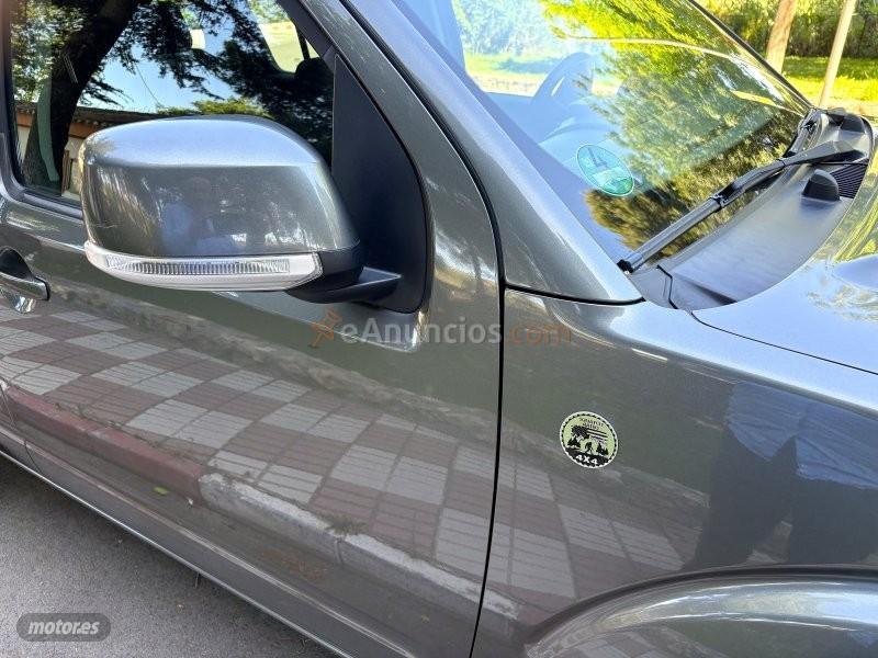 Nissan Pathfinder 2.5 TDI 4X4 NAVI COMAND CAM TV-KLIMATIZADOR-LLANTAS 4X4 de 2008 con 197.000 Km por 12.700 EUR. en Granada