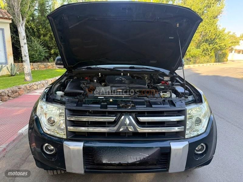 Mitsubishi Montero 3.2 DID L 4X4 REDUCTORAS-KLIMATIZADOR-LLANTAS-cam tv de 2011 con 249.000 Km por 15.900 EUR. en Granada