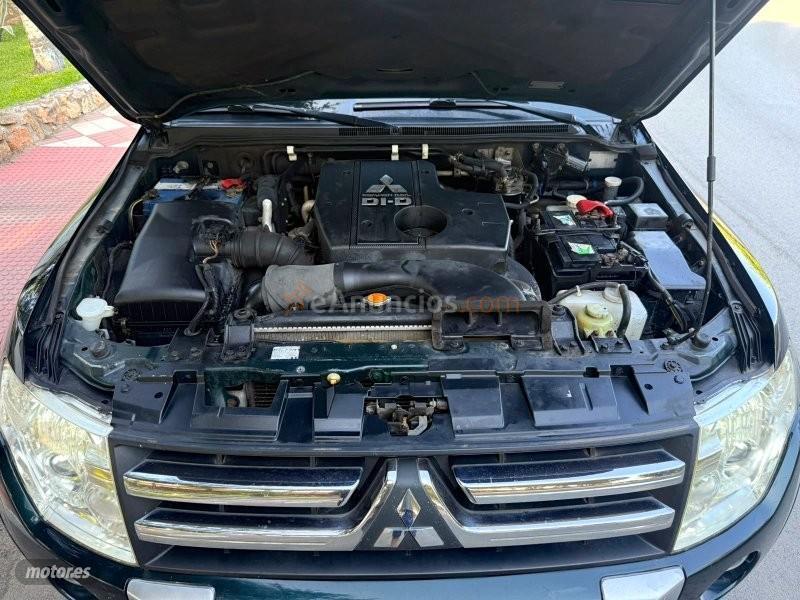 Mitsubishi Montero 3.2 DID L 4X4 REDUCTORAS-KLIMATIZADOR-LLANTAS-cam tv de 2011 con 249.000 Km por 15.900 EUR. en Granada