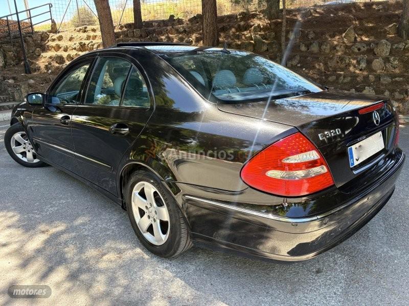 Mercedes Clase E 320 CDI AVANTGARDE DESIGNO PIEL-NAVI COMAND-BIXENON-FUL de 2007 con 203.000 Km por 7.500 EUR. en Granada