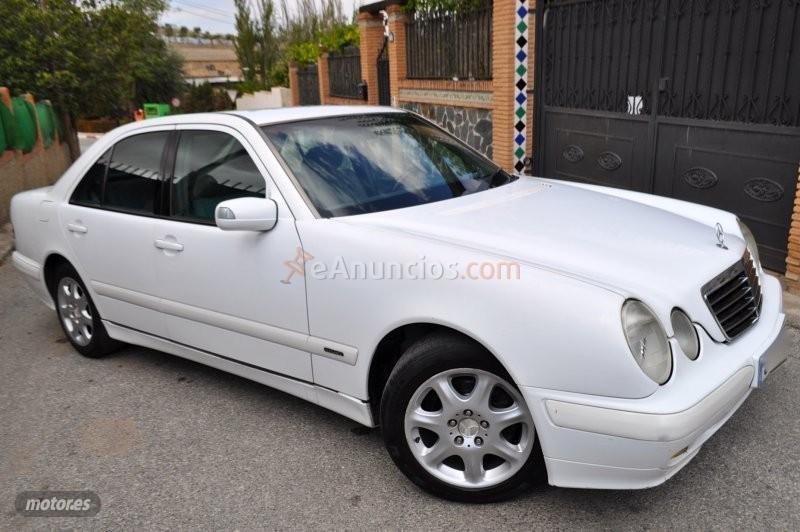 Mercedes Clase E 200 CDI AUT ELEGANCE-KLIMATIZADOR-ALARMA-LLANTAS de 2001 con 467.000 Km por 1.900 EUR. en Granada