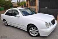 Mercedes Clase E 200 CDI AUT ELEGANCE-KLIMATIZADOR-ALARMA-LLANTAS de 2001 con 467.000 Km por 1.900 EUR. en Granada