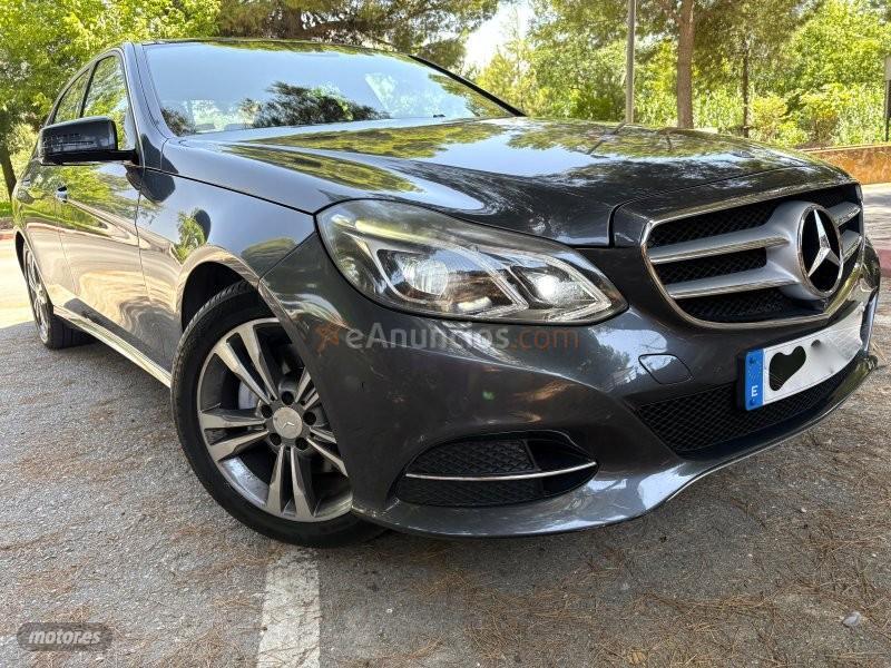 Mercedes Clase E 300 BLUETEC HYBRID AVANTGARDE-PANORAMICO-FULL de 2015 con 257.000 Km por 15.700 EUR. en Granada