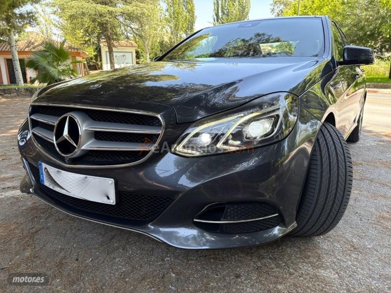 Mercedes Clase E 300 BLUETEC HYBRID AVANTGARDE-PANORAMICO-FULL de 2015 con 257.000 Km por 15.700 EUR. en Granada