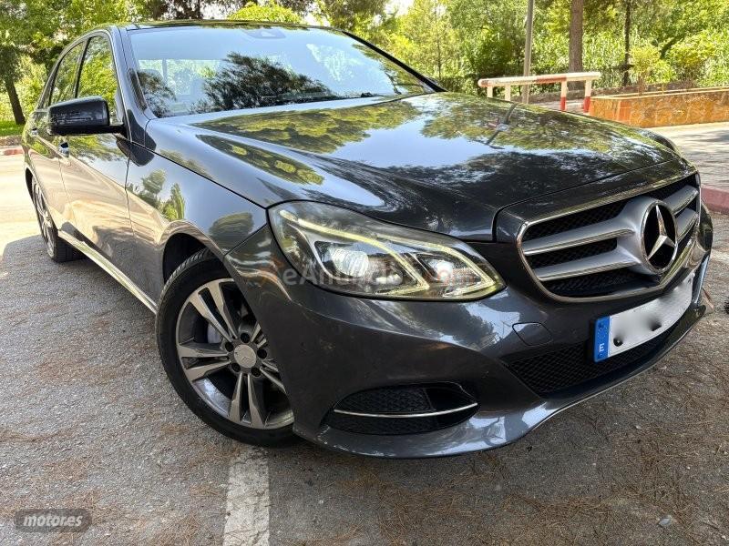 Mercedes Clase E 300 BLUETEC HYBRID AVANTGARDE-PANORAMICO-FULL de 2015 con 257.000 Km por 15.700 EUR. en Granada