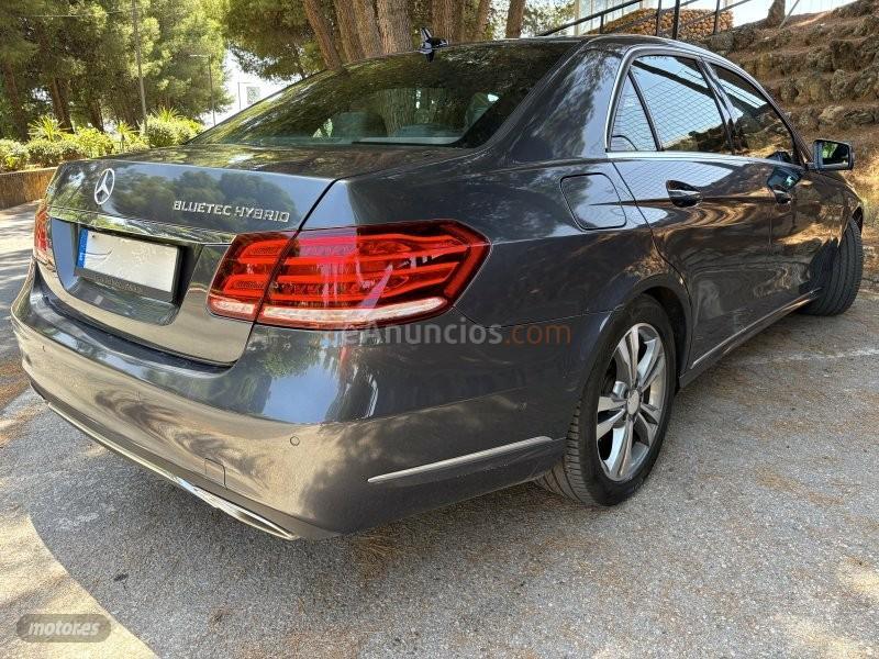Mercedes Clase E 300 BLUETEC HYBRID AVANTGARDE-PANORAMICO-FULL de 2015 con 257.000 Km por 15.700 EUR. en Granada