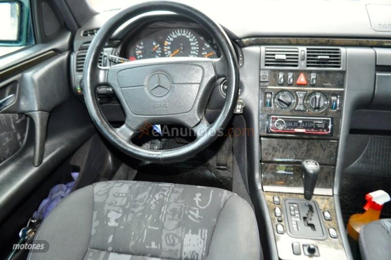 Mercedes Clase E E 300. TURBO DIESEL AVANTGARDE XENON KLIMA de 1998 con 420.000 Km por 4.300 EUR. en Granada