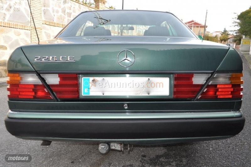 Mercedes Clase E 220 coupe elegance de 1994 con 257.000 Km por 10.700 EUR. en Granada