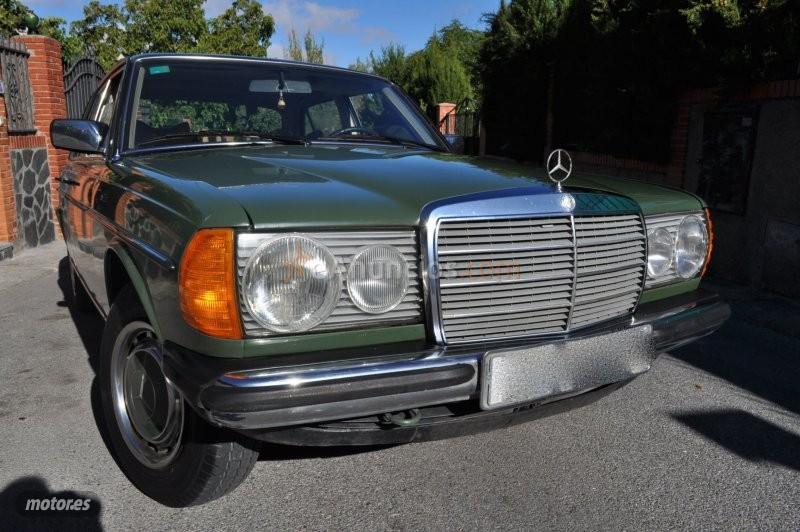 Mercedes Clase E w123 240d piel beige-klima de 1978 con 70.000 Km por 19.700 EUR. en Granada