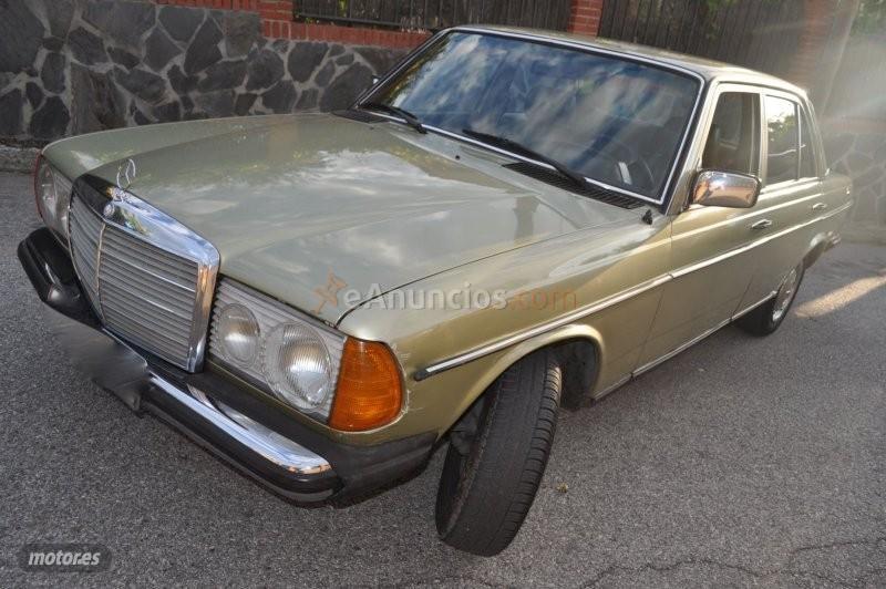 Mercedes Clase E 300d aut piel-klima-tempomat-becker de 1979 con 209.000 Km por 9.500 EUR. en Granada
