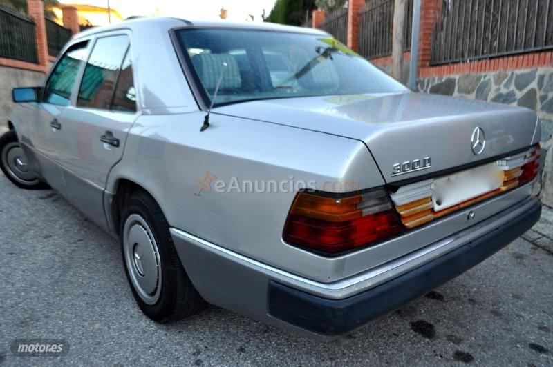 Mercedes Clase E 300D AUT KLIMA AC-TECHO ELECTRICO-ELEGANCE de 1991 con 377.000 Km por 5.700 EUR. en Granada