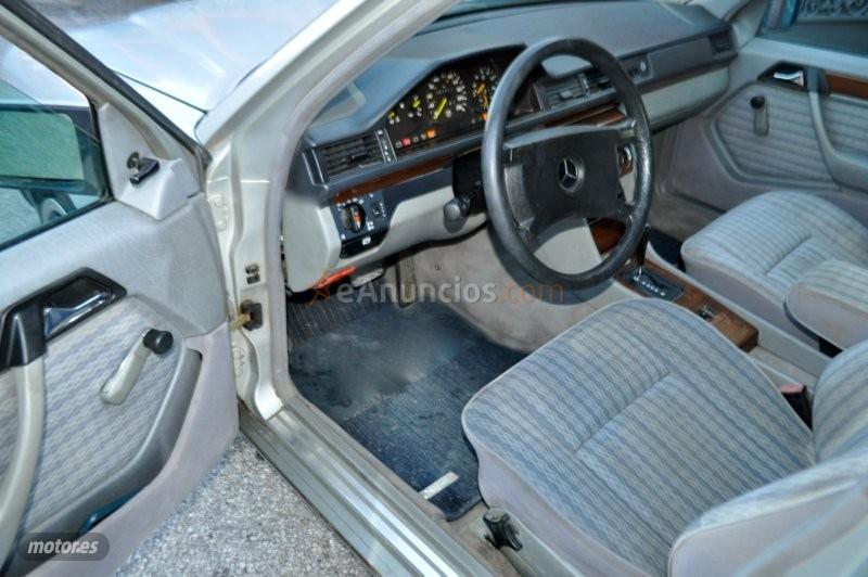 Mercedes Clase E 300D AUT KLIMA AC-TECHO ELECTRICO-ELEGANCE de 1991 con 377.000 Km por 5.700 EUR. en Granada