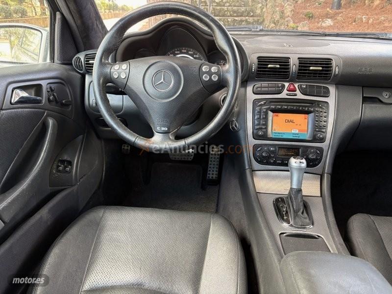 Mercedes Clase C C 30 CDI AMG PIEL-BIXENON-PANORAMICO-HARMAN-KLIMA de 2004 con 10.000 Km por 13.700 EUR. en Granada