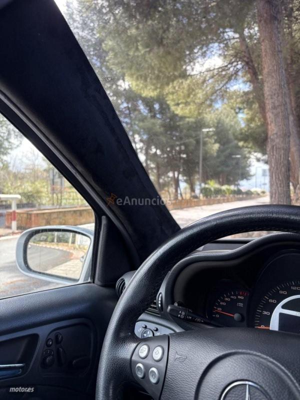 Mercedes Clase C C 30 CDI AMG PIEL-BIXENON-PANORAMICO-HARMAN-KLIMA de 2004 con 10.000 Km por 13.700 EUR. en Granada