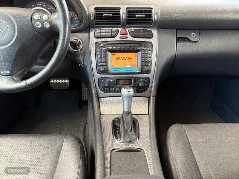 Mercedes Clase C C 30 CDI AMG PIEL-BIXENON-PANORAMICO-HARMAN-KLIMA de 2004 con 10.000 Km por 13.700 EUR. en Granada