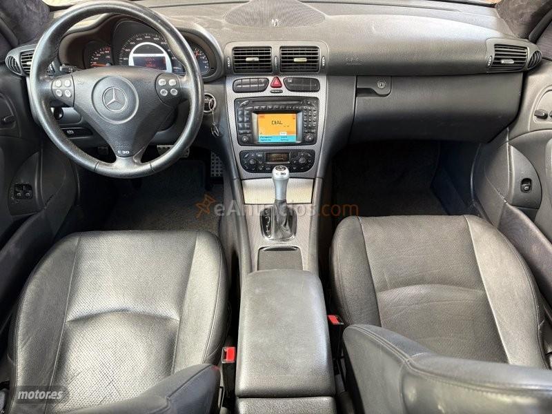 Mercedes Clase C C 30 CDI AMG PIEL-BIXENON-PANORAMICO-HARMAN-KLIMA de 2004 con 10.000 Km por 13.700 EUR. en Granada