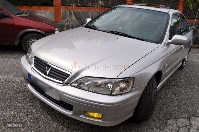 Honda Accord 2.0I VTEC ELEGANCE-KLIMATIZADOR-TECHO CRISTAL-LLANTAS de 2000 con 160.000 Km por 5.700 EUR. en Granada