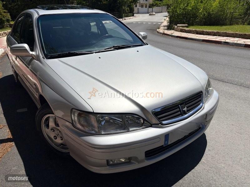 Honda Accord 2.0I VTEC ELEGANCE-KLIMATIZADOR-TECHO CRISTAL-LLANTAS de 2000 con 160.000 Km por 5.700 EUR. en Granada