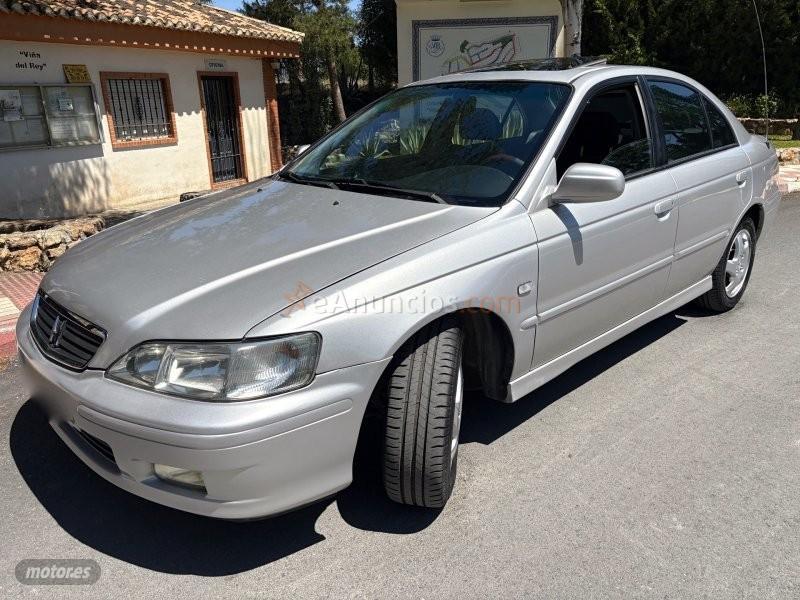 Honda Accord 2.0I VTEC ELEGANCE-KLIMATIZADOR-TECHO CRISTAL-LLANTAS de 2000 con 160.000 Km por 5.700 EUR. en Granada